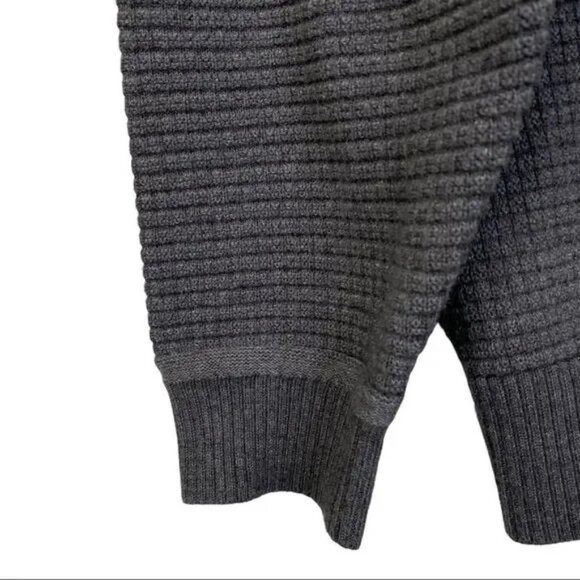 G.H. BASS & CO. MEN'S DARK GRAY 1/4 BUTTON MOCK NECK SWEATER SIZE XL-EUC - Picture 4 of 6